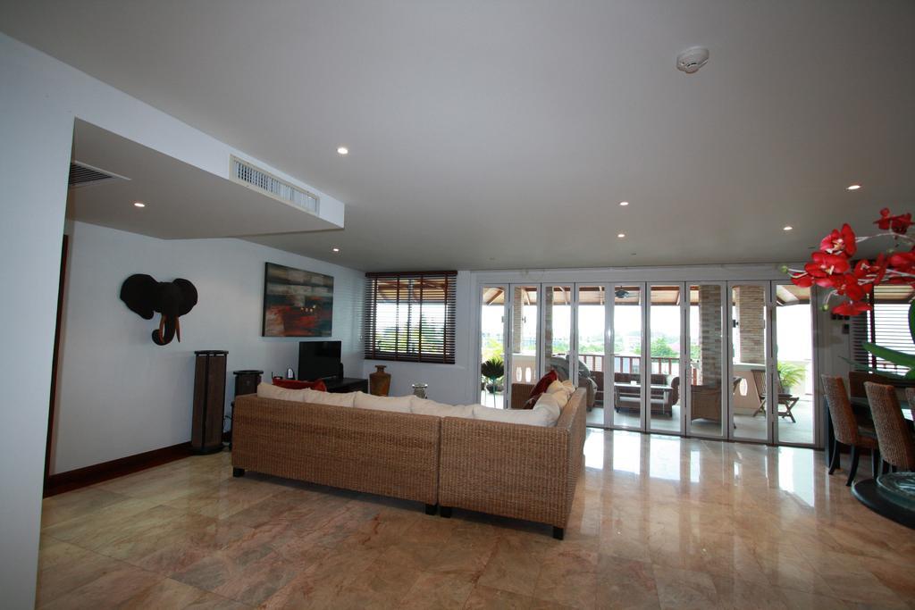 Surin Sabai Apartment Luaran gambar